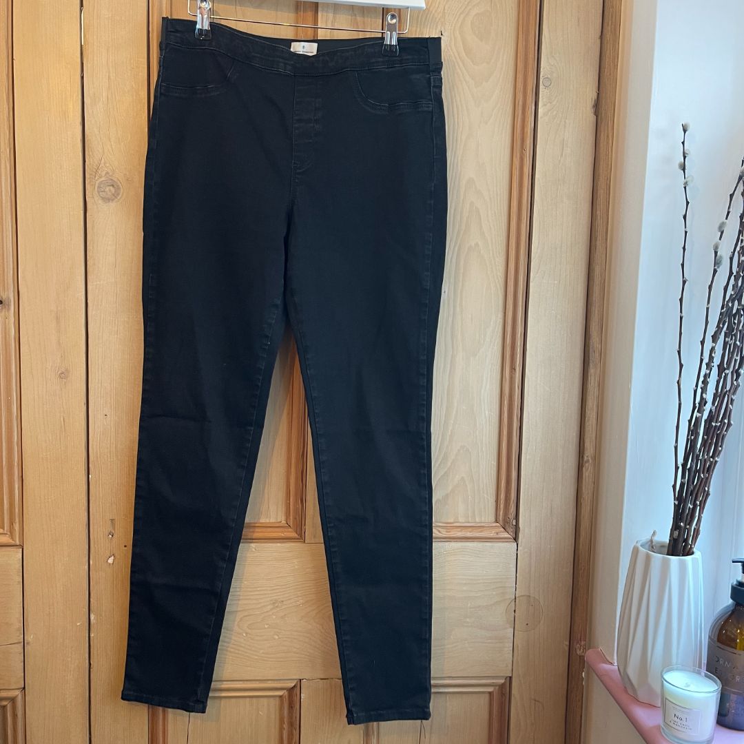 Trousers in Size 16